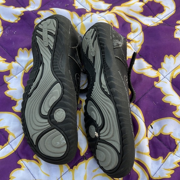 Black slip on shoes - Picture 2 of 2